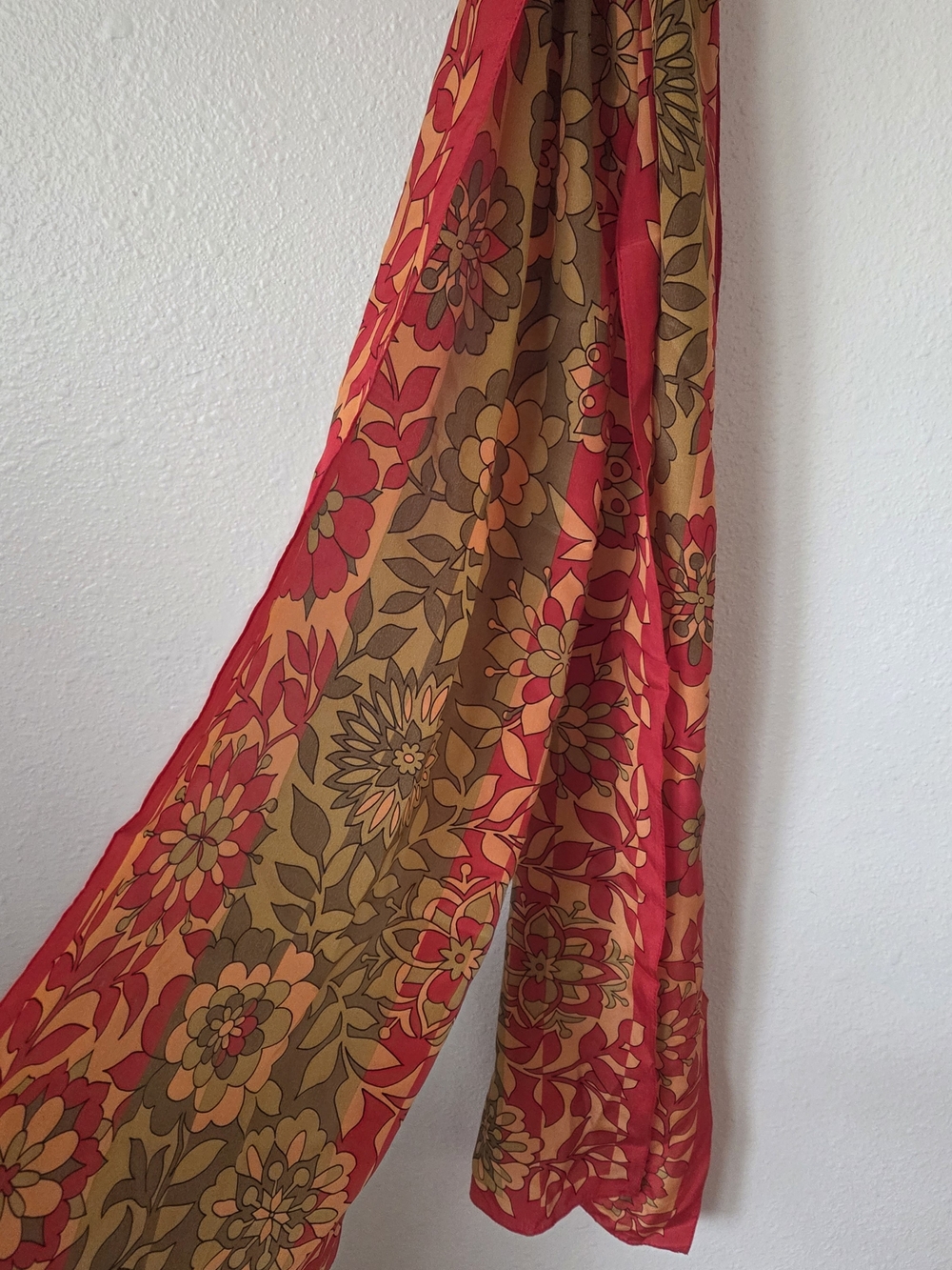 Long Vintage VERA Neumann Scarf